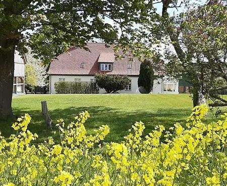 Gutshaus Neu Farpen 3*