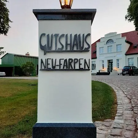 Gutshaus Neu Farpen